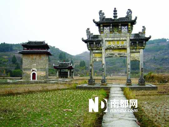 月领村里的贞节牌坊 月领村里的贞节牌坊