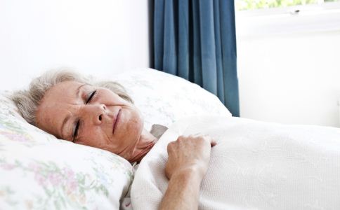 老人如何选睡衣 五个选择要点要牢记 老人如何选睡衣 老人选睡衣的方法 哪种睡衣不能买
